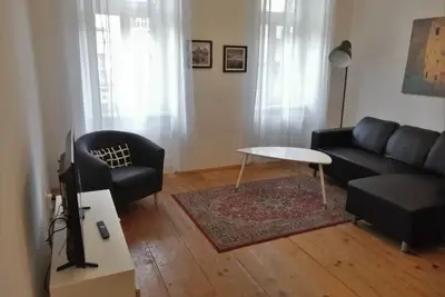 Image de small apartment: close to the subway, quiet courtyard