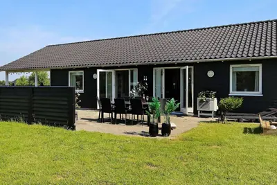 Image de 8 Person Holiday Home in Vaeggerlose-by Traum