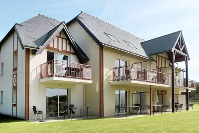Image de Confortable appartement pour 5 personnes avec Wifi, piscine, Tv, terrasse, animaux admis et parking