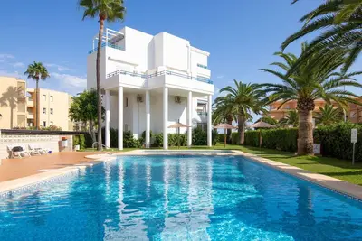 Image de Confortable appartement pour 4 personnes avec piscine, Wifi, climatisation, Tv, terrasse et parking