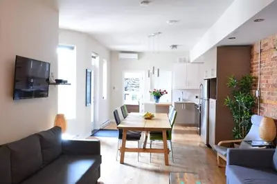 Sunny Top Floor - Huge Terrace - 4 bedrooms + 3 bathrooms - WiFi + parking!