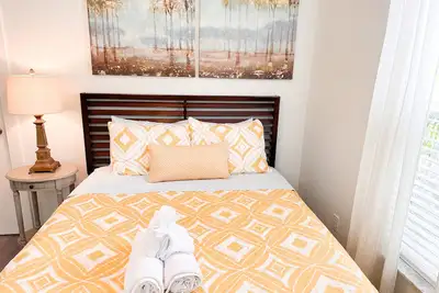 Image de Adorable Private Cottage, Pet friendly, near beach & downtown. No cleaning fee.