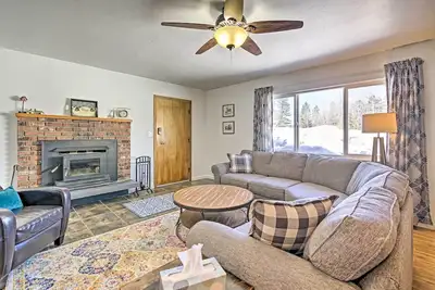 Image de Updated Rustic Retreat Cabin: Walk to Payette Lake