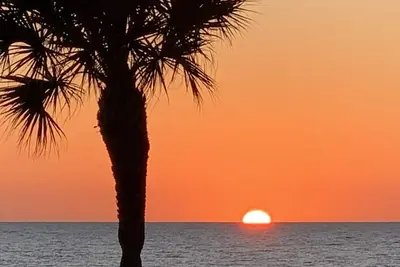 Image de 3-bedroom vacation home just 10 minutes from Honeymoon Island - Heated Pool