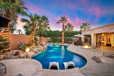 Image de The Luxe House | Resort Style Backyard