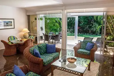 Image de Spacious 2 bedroom beachfront Villa located within the Mirage Resort grounds.