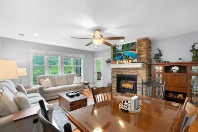 Image de Evergreens 721- Mountain Condo, Gated Resort, Indoor/Outdoor Pools and Hot Tub, Fitness Area, Fis. . .