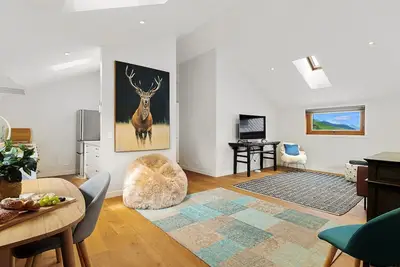 Image de The Sicilian Loft | Modern | Close to Wineries