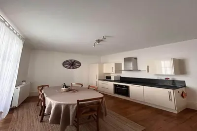 Image de Maison de vacances paisible près de la forêt