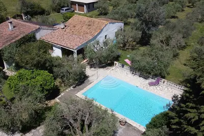 Image de Maison de vacances sur une propriété privée, calme et ombragée
