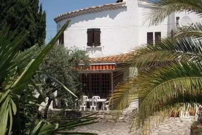 Image de Appartement de vacances dans une propriété privée avec piscine, près d'Arles