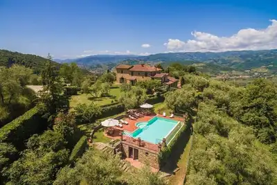 Image de Tuscany villa with pool