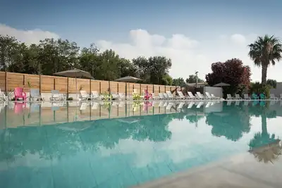 Image de Bel appartement dans une maison de vacances avec Wifi, climatisation, piscine, Tv, terrasse, parking