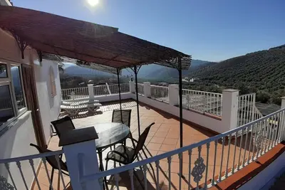 Image de Luxury Roof Terrace Apartment With Amazing Views, a chlorine free Pool\/hot tub