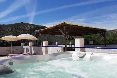 Image de Luxury Poolside Apartment 1 over looking the Chlorine free Pool and Hot Tub