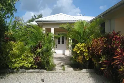 Image de Cherry Garden Villa Apartment - private pool in desirable Rockley Beach location