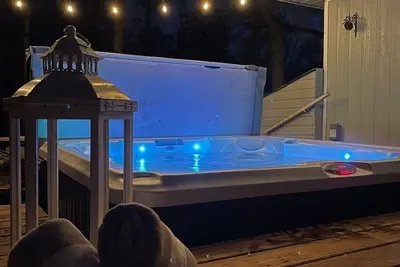 Image de Perfectly Imperfect 2br 5★ Lakeview Cottage\/Iconic Pier
