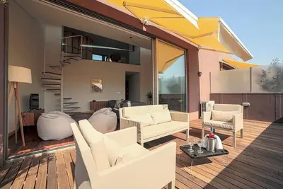 Image de Spacious 2Bedroom Downtown Loft with Sunny Terrace and Private Parking