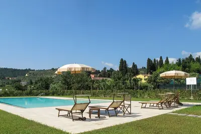 Image de Joli appartement dans une maison de vacances avec piscine, Wifi, climatisation, Tv et terrasse