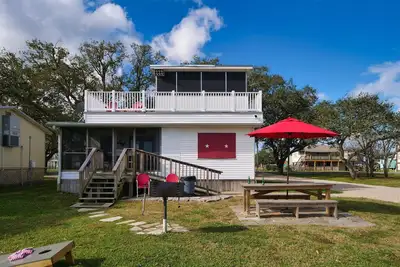 Waterfront Cabin On Bastrop Bayou With A Lighted Fishing Pier