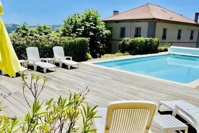 Image de Family house 16 pers-max 10/12 adults- Swimming pool Panoramic view Walled garden
