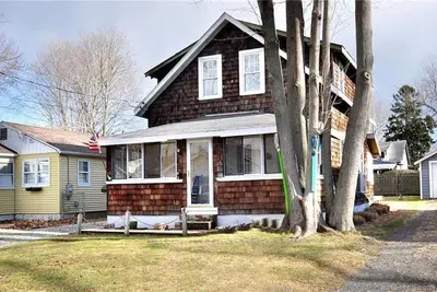 Image de Lovely 3 Br Beach house with beach just a 1 block walk away