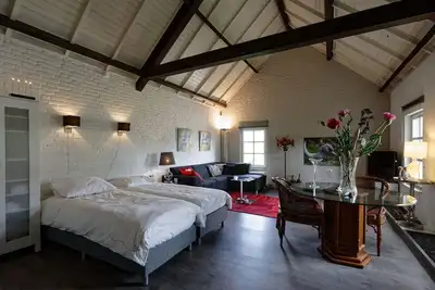 Image de Chambre à louer avec entrée indépendante, salon et salle de bain