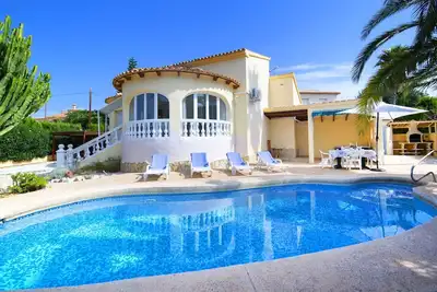 Image de Maison de vacances privée avec climatisation, piscine privée, Wifi, Tv, terrasse, parking