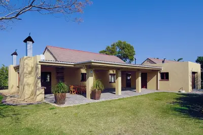 Image de Family-friendly tranquil house Plettenberg Bay area. 400m from stunning beach.