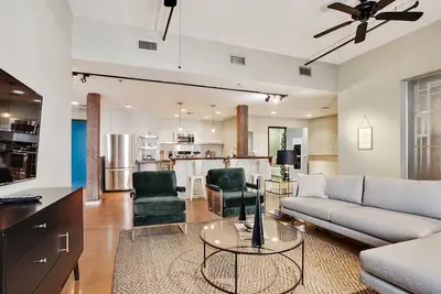Image de Warehouse District | Impressive Two Bedroom
