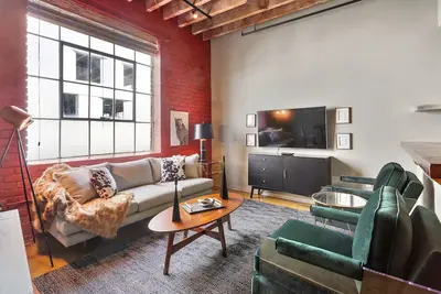 Image de Warehouse District | Inventive Two Bedroom