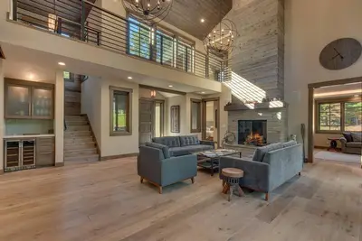 Image de Glenbrook By Tahoe Getaways - Luxury Martis Camp Monthly Rental