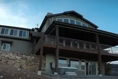Image de Giant (32+ people) Cabin! Perfect for families, boating, & snowmobiling!