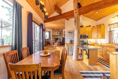 Image de Amazing sunset views over Green Valley Lake, Bbq, Firepit, Hikes!