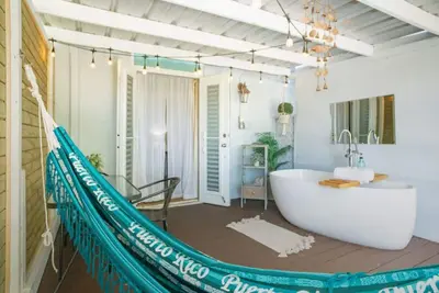 Image de Suite 1 for couples with private balcony with tub