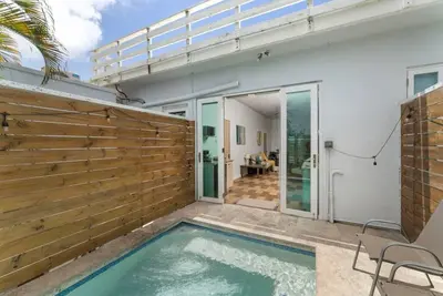 Image de Suite 2 at Road 413 with private pool