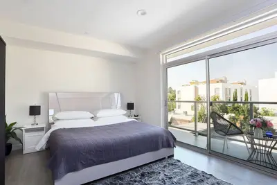 Sanitized Boutique Studio in the Heart of Pasadena