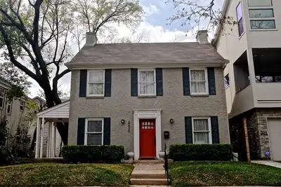 Image de Montrose/River Oaks-walk to restaurants, stores Antique Charm w Modern Amenities