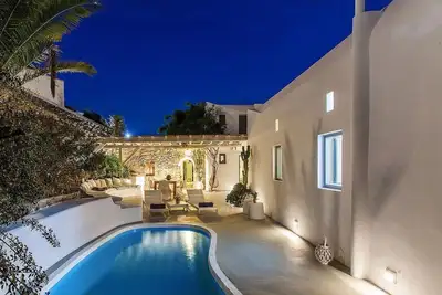 Image de Great location over Mykonos Town, 294sqm 5 Bedrooms amazing sunset & sea views