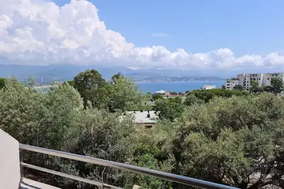 Image de Magnifique T2 en parahotelier avec terrasse de 23m2 exposée sud vue mer