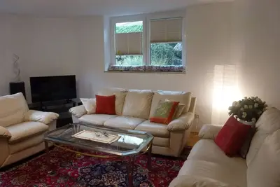 Bel appartement pour 2 personnes avec Wifi, Tv, patio et parking