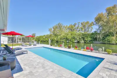 Image de St. Lucia - Beautifully Decorated Private Pool Home with Water Access & Views