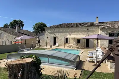 Image de Character house in the quiet countryside in the Bordeaux vineyards