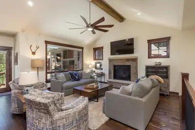 Image de Near Keystone Village, Private Balcony & Large Windows with Mountain Views