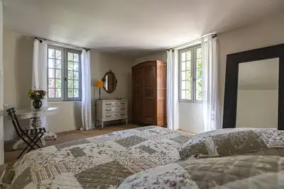 Image de Safre Prieuré La Madelène : chambre d'hôtes en Provence au pied du Ventoux