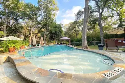 Image de Posada Haus at Wundercove Cottages -Access to Shared Pool and River-