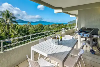Image de Poinciana Lodge 102, Seaview Apartment on Hamilton Island
