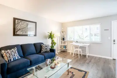 Image de Luxury stay near Oakridge Mall for vacation/work