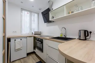 Image de Très beau studio moderne au centre de Paris.