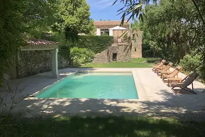 Image de Mas de Famille - Jardin verdoyant et ombragé - Piscine & Tennis Privés